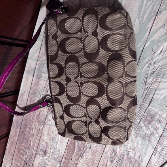 Coach signature C canvas wristlet - Picture 10 of 12